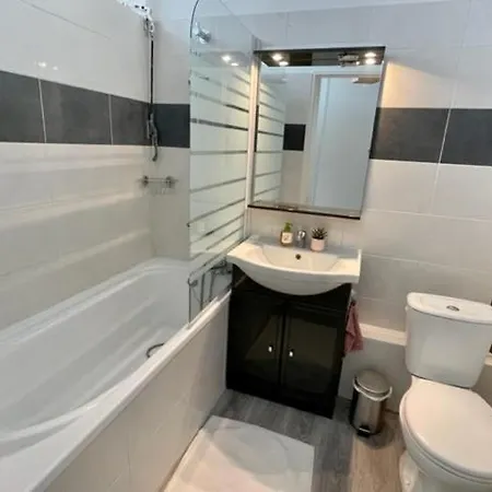 Lumineux 30m2 / Balcon / Proche Gare Et Montigny-les-Metz